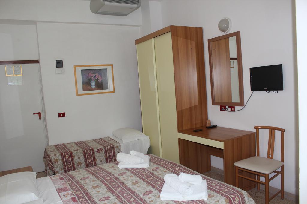 Triple Room,142582881:JPEG